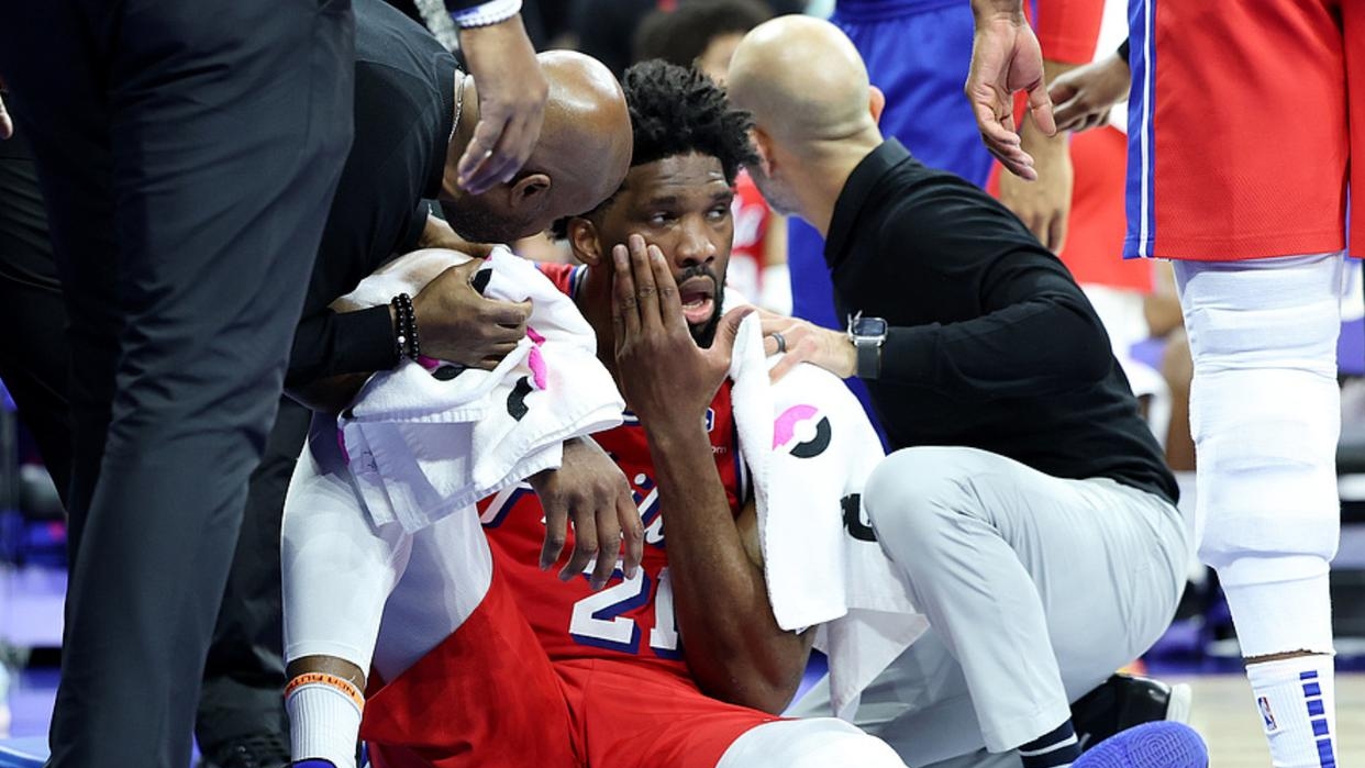 龙虎棋牌app-恩比德强势防守,帮助人取得连胜胜利